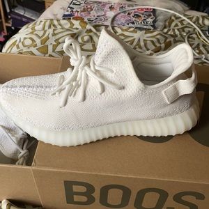 Yeezy Boost 350 V2